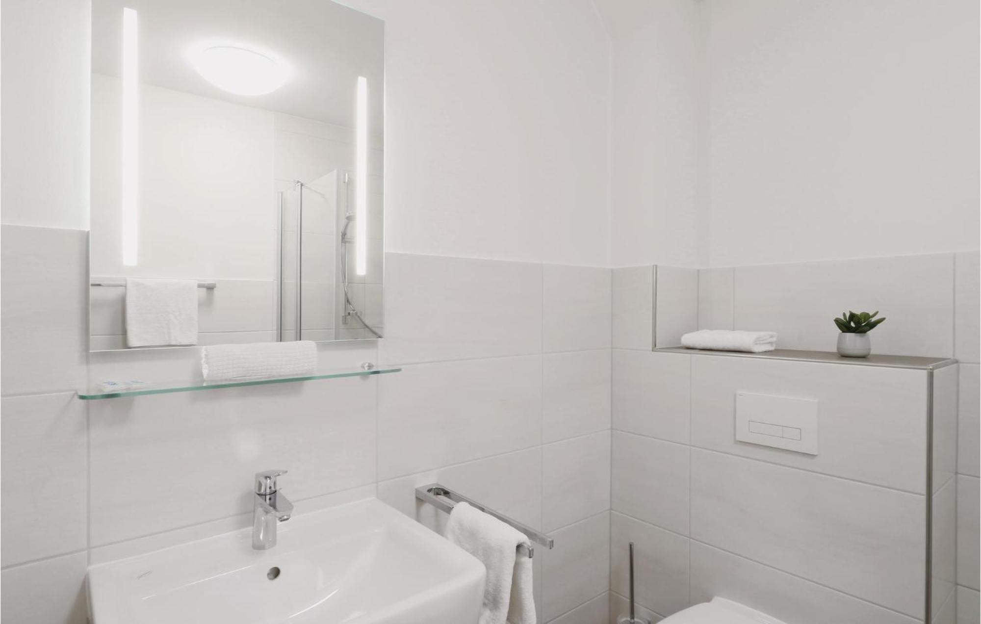 Amazing Apartment In Dagebuell With Kitchenette Eksteriør bilde