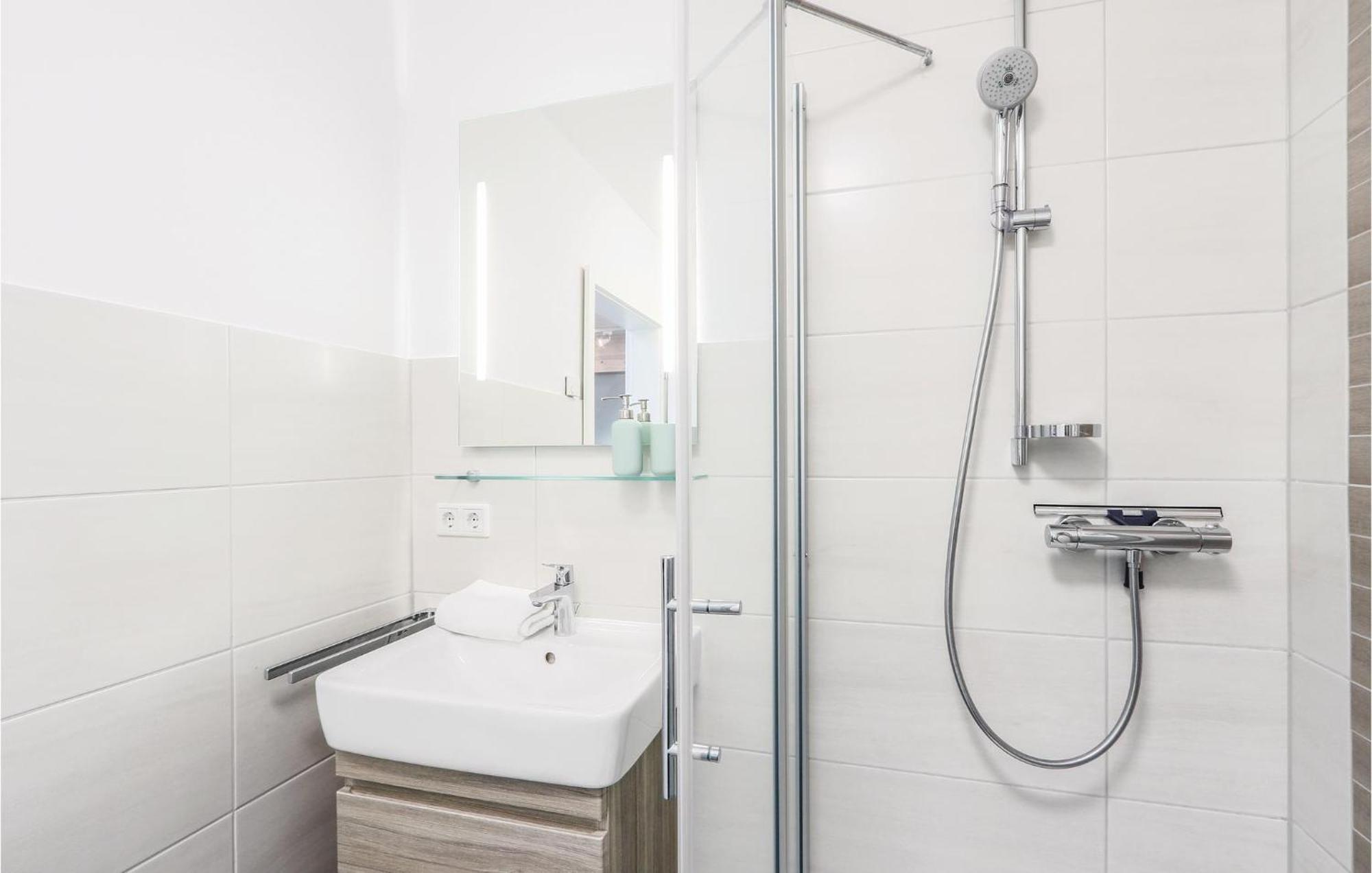 Amazing Apartment In Dagebuell With Kitchenette Eksteriør bilde
